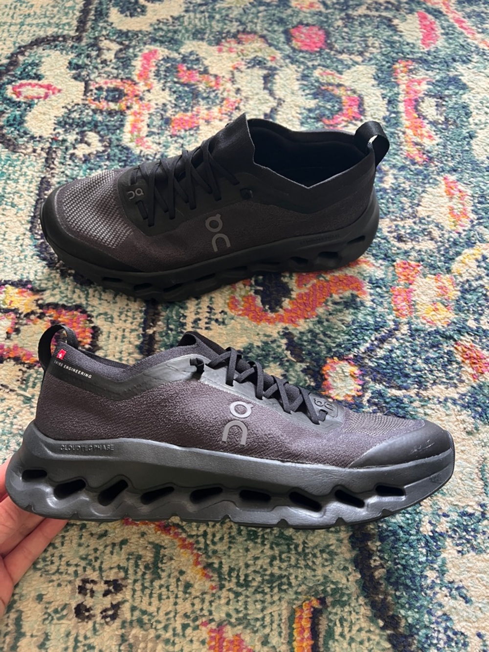 On Women's Cloudtilt Shoes black sneakers